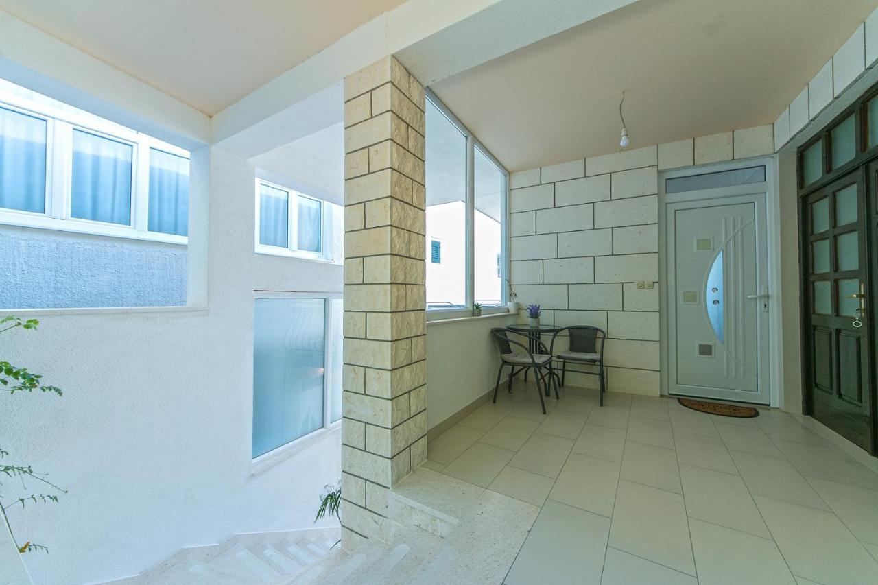 Apartment Brela 16603B Esterno foto